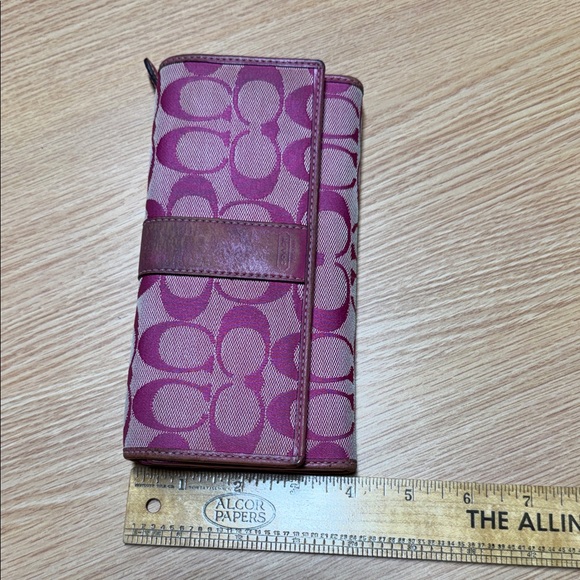 Coach Signature Y2K C Hot Pink Wallet - Picture 8 of 9